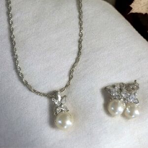 Pearl Necklace And Earring Set With Butterfly Shape CZ Silver/ diamonds New